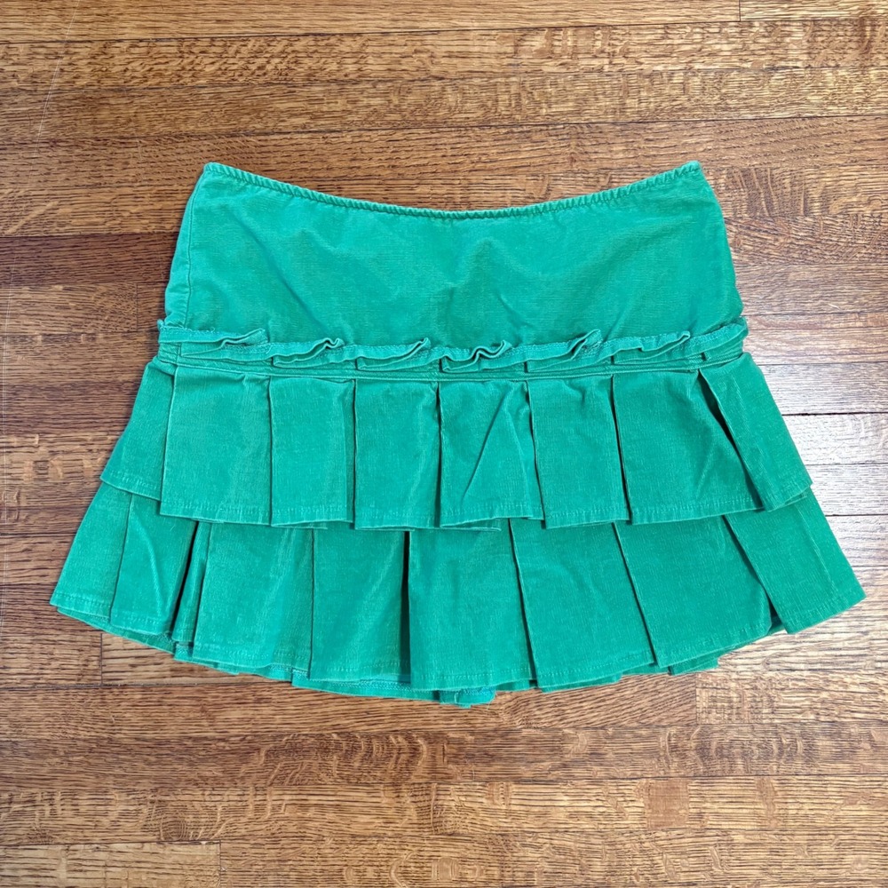 BCBGIRLS Green Corduroy Tiered Pleated‎ Mini Skirt Size 8